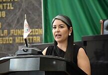 Nancy “La China” Frías propone garantizar escuelas seguras y libres de violencia en Chihuahua