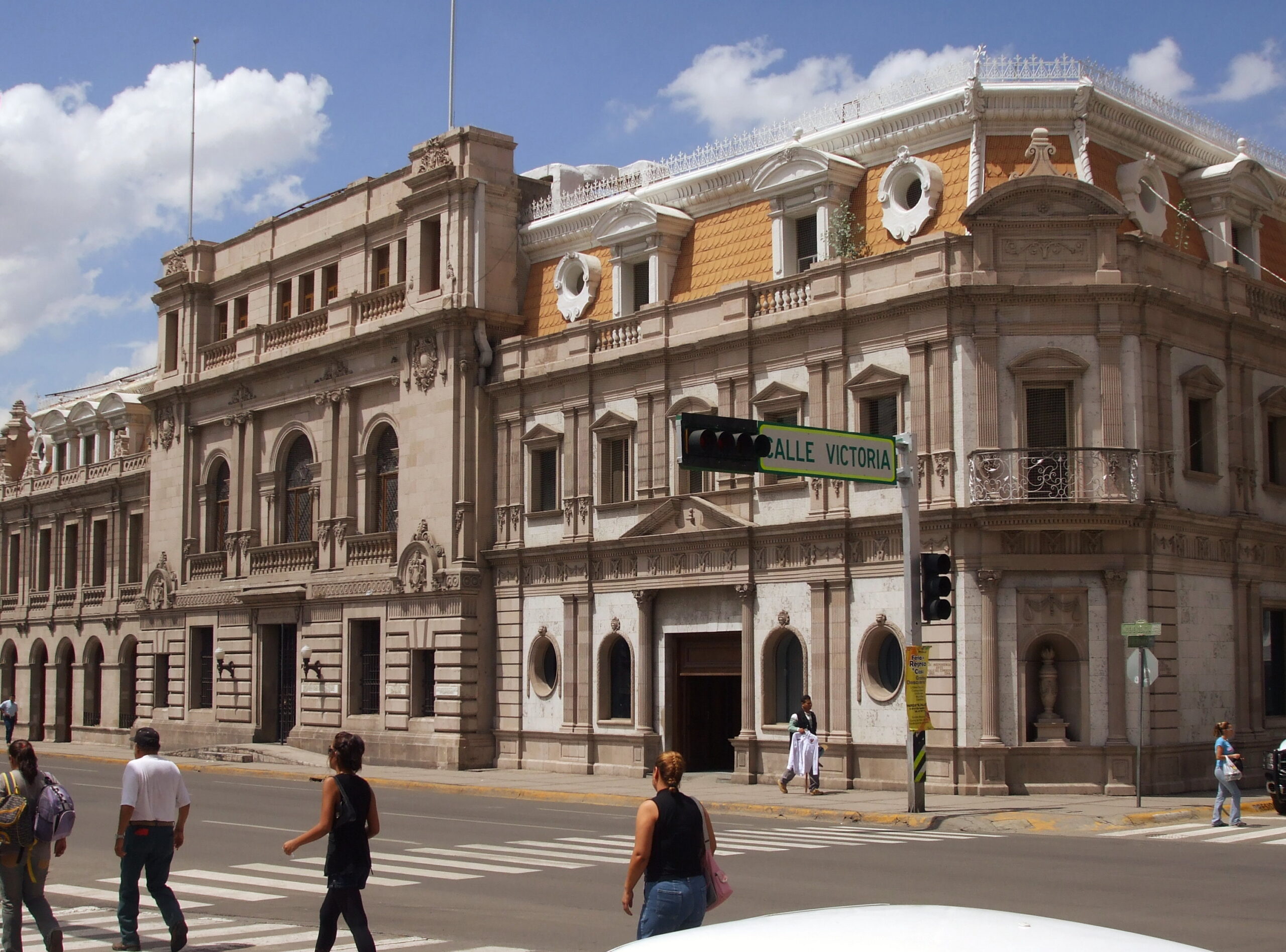 René Chavira: trayectoria ante posible relevo de Bonilla Fachada del Palacio Municipal de Chihuahua, en una fotografía de archivo