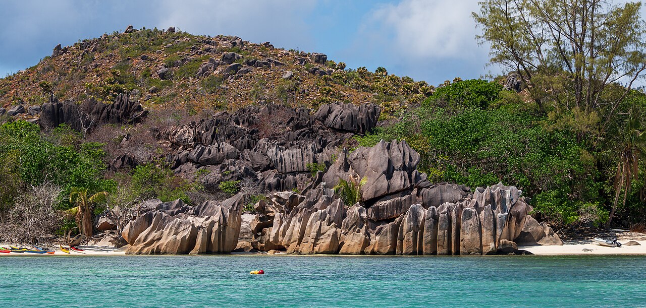 Perspectiva climática del Índico prevé riesgos distintos Ampliar fotografía de la costa de Curieuse, Seychelles