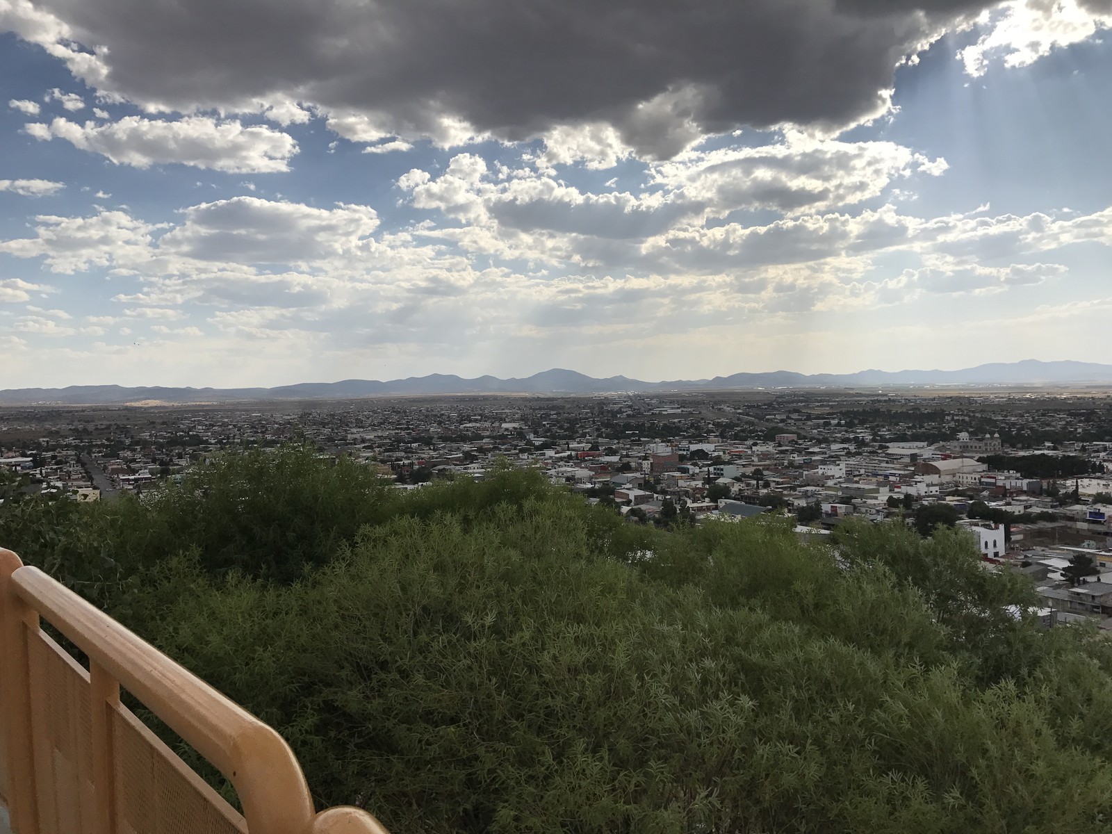 Devórate Cuauhtémoc 2026: última fecha programada Ampliar panorama de Cuauhtémoc con montañas al fondo